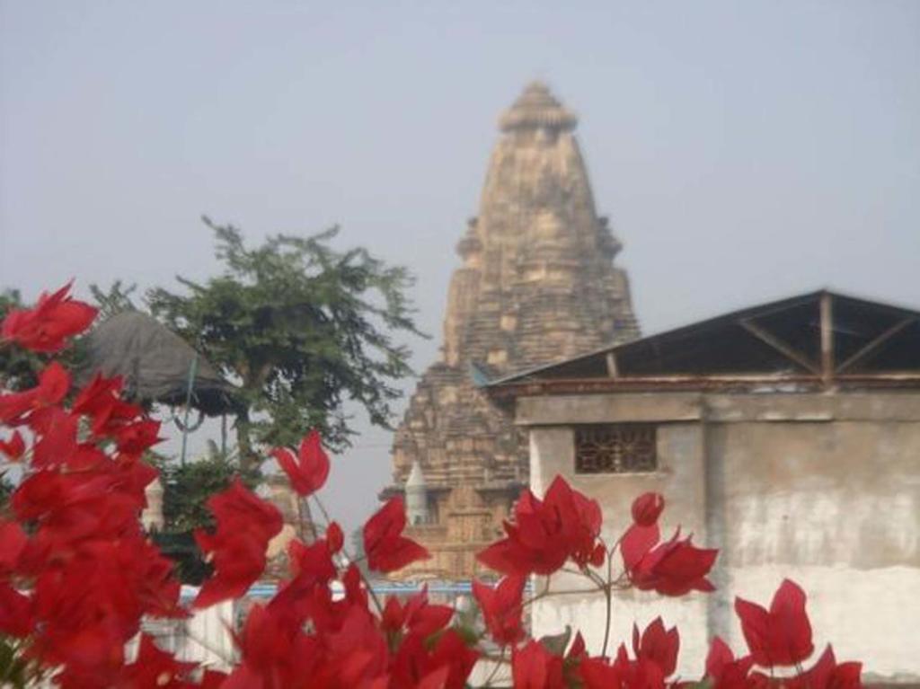 Hotel Casa Di William Khajuraho Bagian luar foto